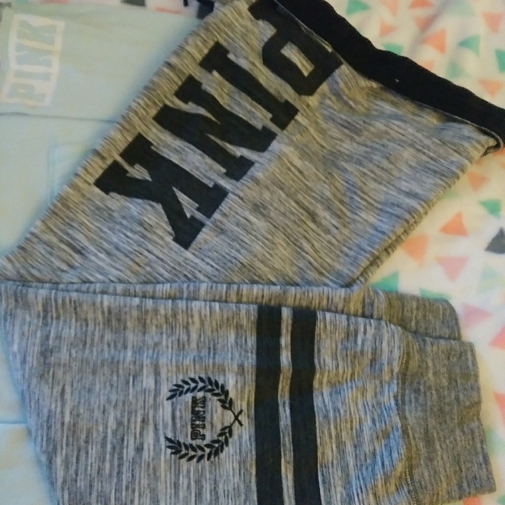 Sold Pink Vs hoodie/jogger set - Picture 2 of 6